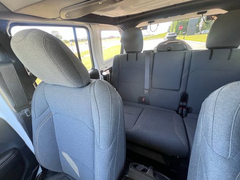 Used 2025 Jeep Wrangler Sahara w/ Safety Group image 23