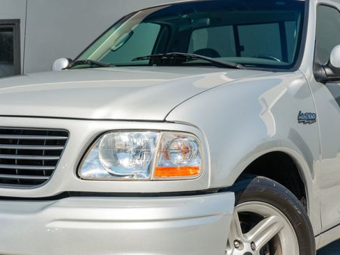 Used 2004 Ford F150 Lightning RWD image 22