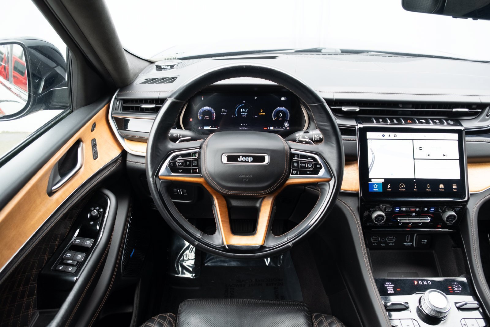 Used 2022 Jeep Grand Cherokee Summit AWD/4WD image 2