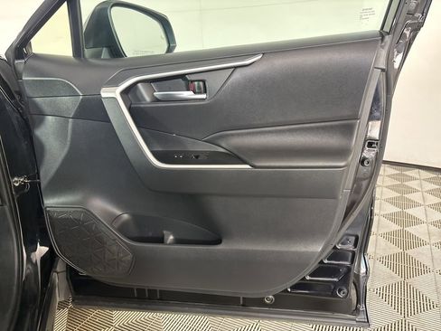 Used 2019 Toyota RAV4 XLE AWD/4WD image 27