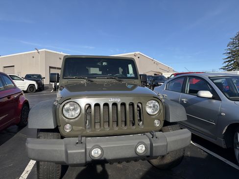 Certified 2015 Jeep Wrangler Rubicon w/ Power Convenience Group image 2