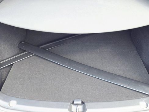 Used 2023 Tesla Model Y Long Range image 7