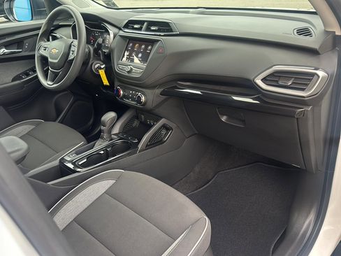 Used 2023 Chevrolet TrailBlazer LS image 10