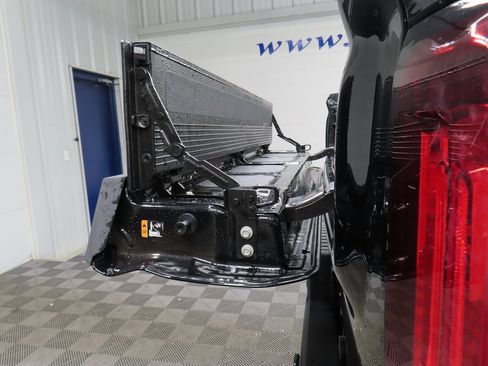 Used 2024 GMC Sierra 1500 AT4 w/ Technology Package image 42