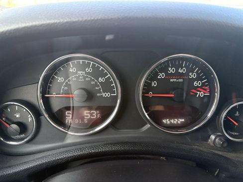 Used 2016 Jeep Wrangler Unlimited Rubicon image 22