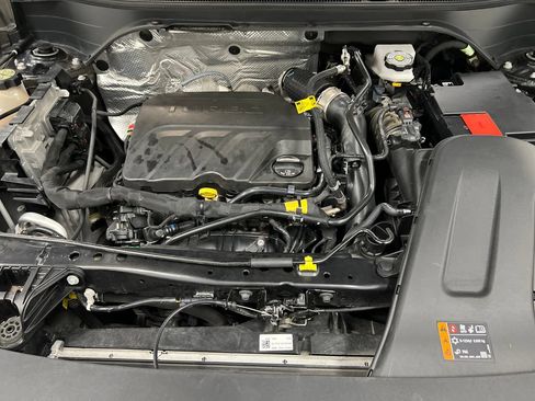 Used 2024 Chevrolet Trax LT FWD image 24