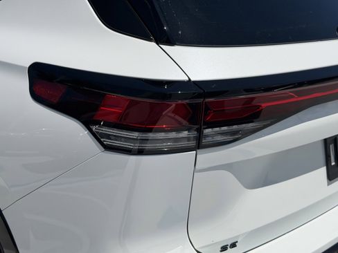 New 2026 Volkswagen Tiguan SE R-Line FWD image 10