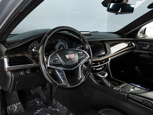 Used 2018 Cadillac CT6 Luxury image 2