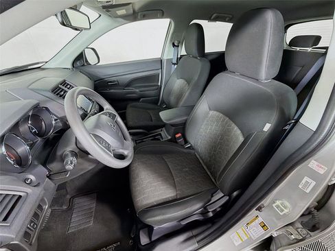 Used 2025 Mitsubishi Outlander Sport AWD image 2