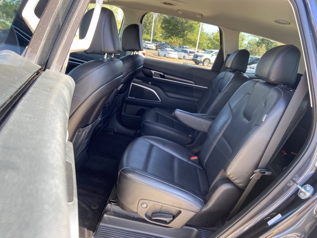 Used 2025 Kia Telluride S FWD image 2