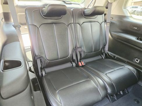 Used 2023 Jeep Grand Cherokee L Limited AWD/4WD image 16