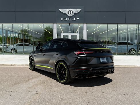 Used 2022 Lamborghini Urus AWD/4WD image 8