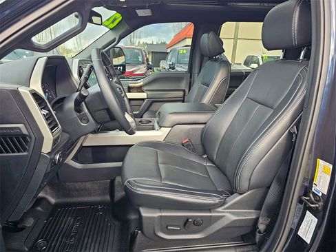 Used 2022 Ford F250 Lariat w/ Black Appearance Package image 21