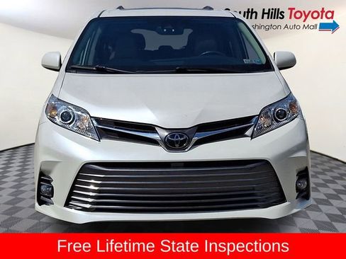 Used 2019 Toyota Sienna XLE Premium FWD image 2