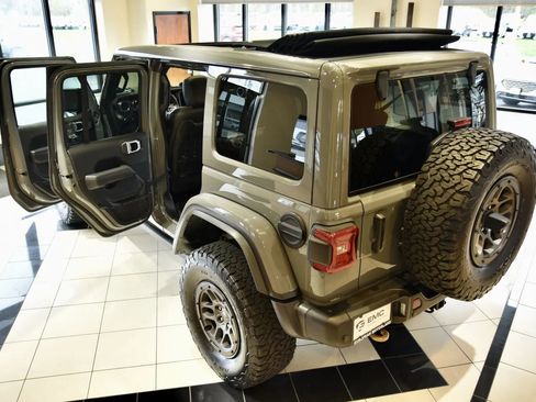 Used 2023 Jeep Wrangler Unlimited Rubicon 392 w/ Xtreme Recon 35" Tire Package AWD/4WD image 8