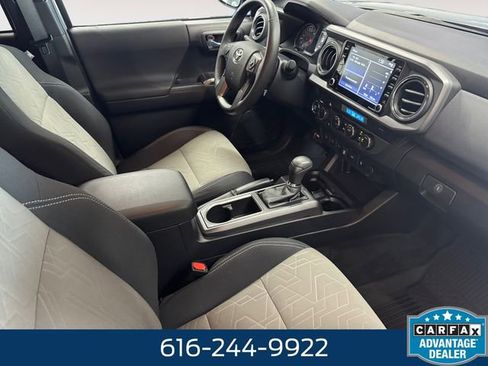 Used 2021 Toyota Tacoma TRD Off-Road w/ Technology Package AWD/4WD image 4
