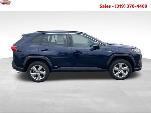 Certified 2021 Toyota RAV4 XLE Premium image 7