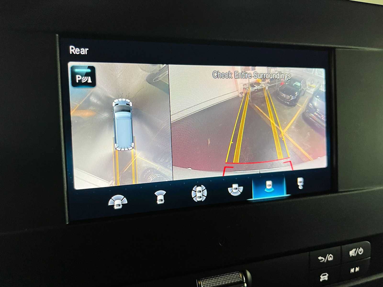 Used 2023 Mercedes-Benz Sprinter 2500 image 36