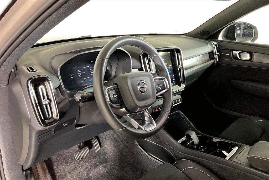 Used 2024 Volvo XC40 Recharge Ultimate w/ Protection Package Premier AWD/4WD image 14