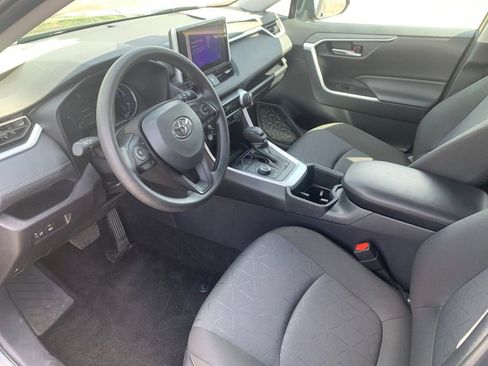 Used 2025 Toyota RAV4 XLE AWD/4WD image 11