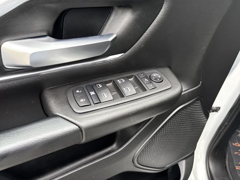 Used 2022 RAM 1500 Big Horn AWD/4WD image 16