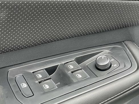 New 2026 Volkswagen Atlas SE FWD image 17