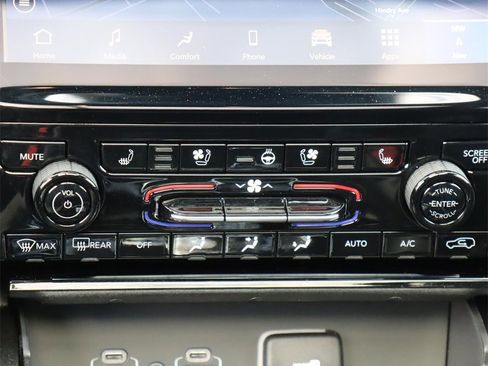 New 2024 Jeep Grand Cherokee L Limited w/ Luxury Tech Group II image 12