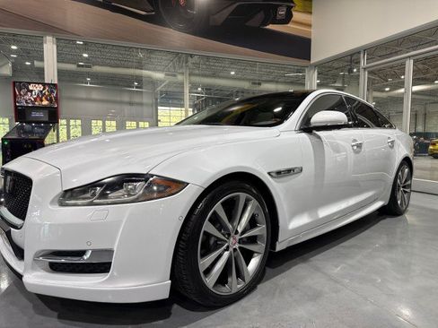 Used 2016 Jaguar XJ R-Sport RWD image 24