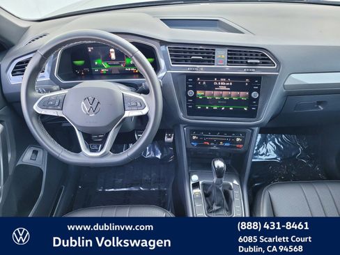 Used 2023 Volkswagen Tiguan SE R-Line image 11