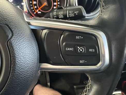 Used 2019 Jeep Wrangler Unlimited Sahara w/ Safety Group AWD/4WD image 33