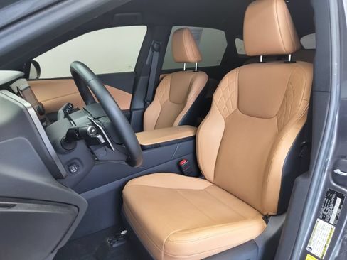 Used 2025 Lexus RX 350 FWD w/ Technology Package image 9