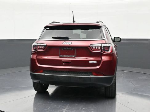 Used 2021 Jeep Compass Latitude FWD image 4