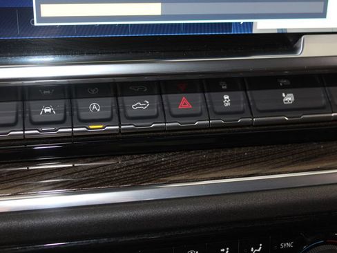 Used 2025 Chevrolet Silverado 1500 LT image 45