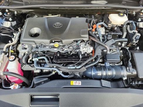 Used 2025 Toyota Camry SE image 29