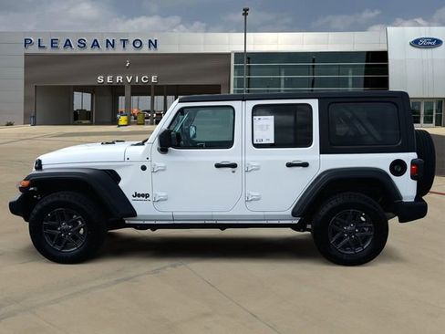 Used 2025 Jeep Wrangler Unlimited Sport AWD/4WD image 2