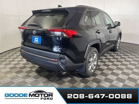 Used 2021 Toyota RAV4 XLE Premium AWD/4WD image 7
