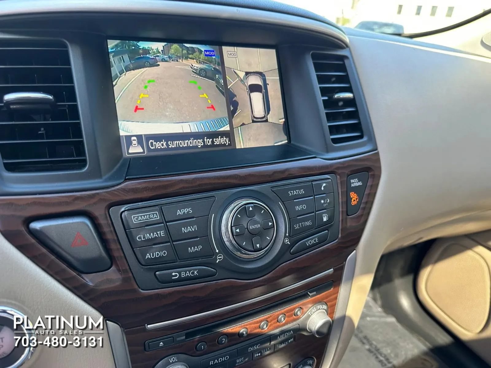 Used 2020 Nissan Pathfinder Platinum FWD image 11