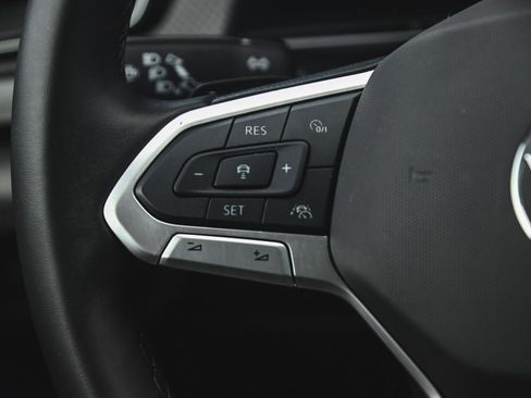 Used 2025 Volkswagen Atlas Peak Edition SE image 29