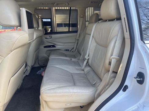 Used 2013 Lexus LX 570 4WD image 6