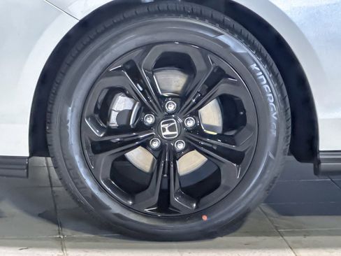 Used 2025 Honda Accord SE image 11