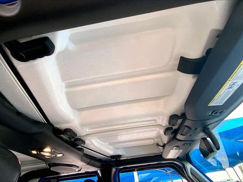 Used 2022 Jeep Gladiator Mojave image 13