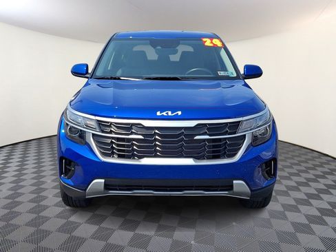 Used 2024 Kia Seltos LX AWD/4WD image 2
