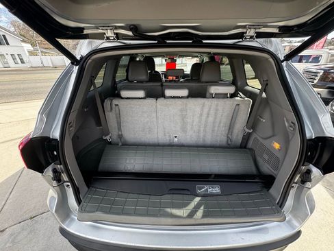 Used 2017 Toyota Highlander XLE image 8