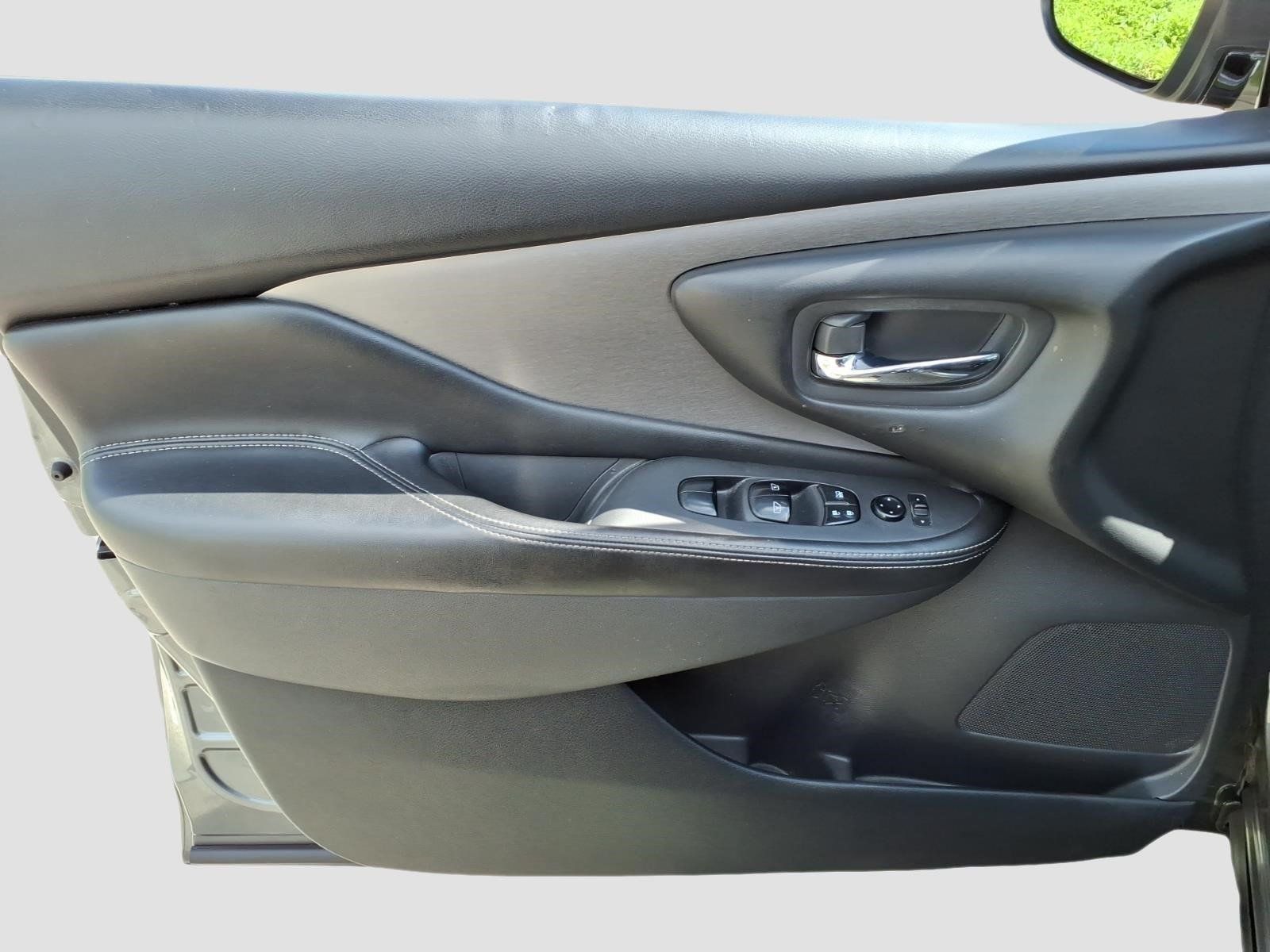 Used 2020 Nissan Murano S w/ Technology Package FWD image 19