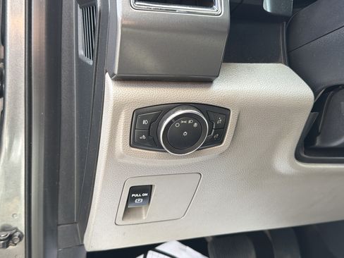 Used 2018 Ford F150 XLT AWD/4WD image 14