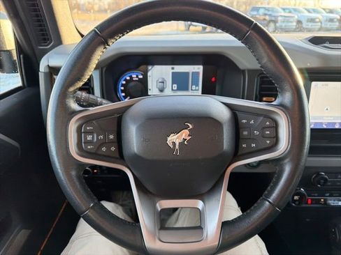 Used 2023 Ford Bronco Badlands image 36
