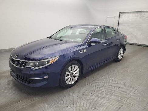 Used 2017 Kia Optima EX image 2