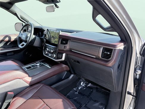 Used 2023 Ford Expedition Max Limited image 56