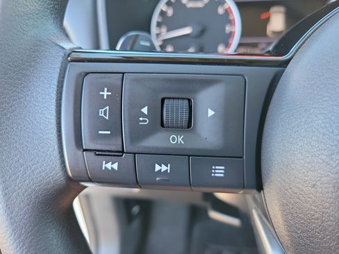 Used 2022 Nissan Rogue SV AWD/4WD image 21
