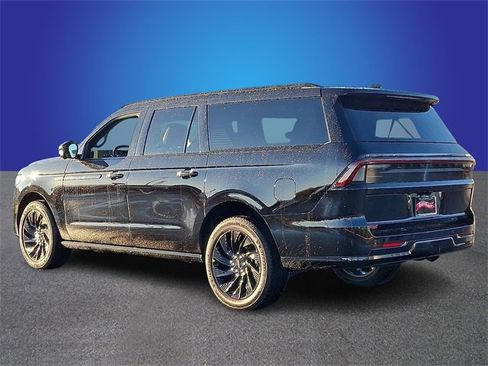 New 2025 Lincoln Navigator L Reserve w/ Jet Appearance Package image 4